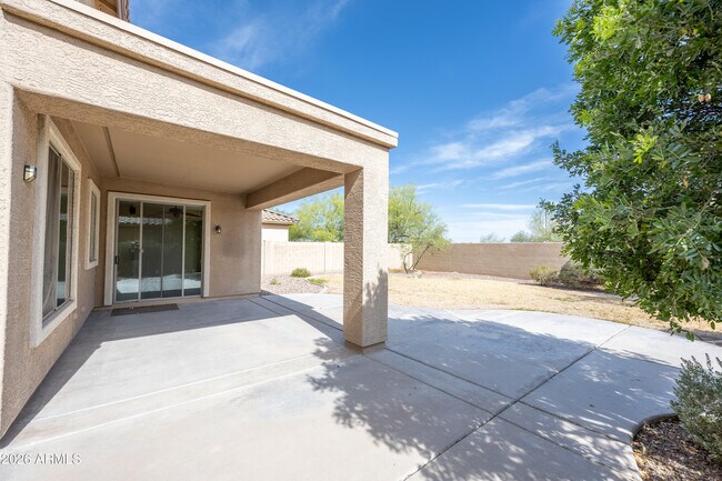 Building Photo - 2023 W Shackleton Dr