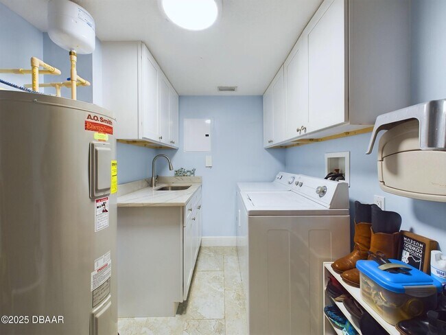 Building Photo - 4670 Links Village Dr