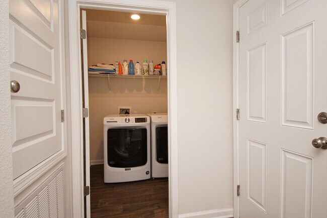 Building Photo - 334 This Way