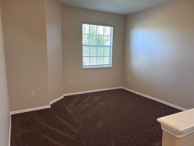 Building Photo - 3/2.5 Townhome