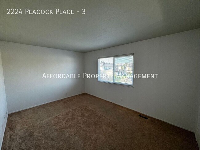 Building Photo - 2224 Peacock Pl