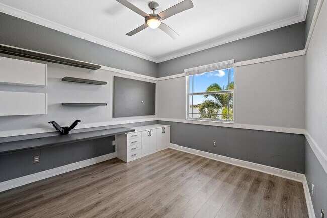 Building Photo - 9980 Edgewater Ct