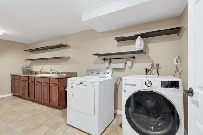 Building Photo - 7085 W 71st Ave
