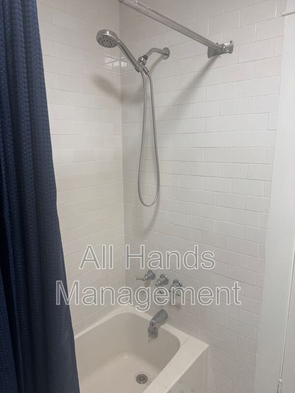 Building Photo - 4116 E 5th St