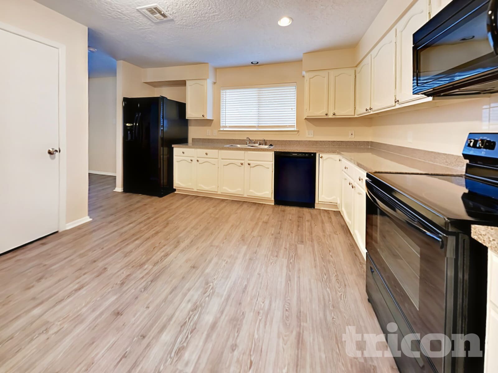 Building Photo - 19638 Southaven Dr