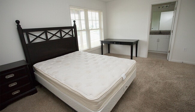 Building Photo - 2136 Purple and Gold Way