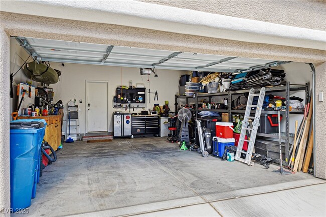 Building Photo - 10742 Leatherstocking Ave