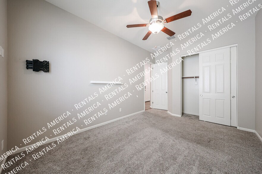 Building Photo - 3865 E Dogwood Pl