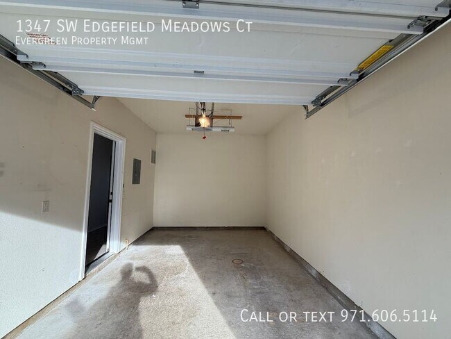 Building Photo - 1347 SW Edgefield Meadows Terrace