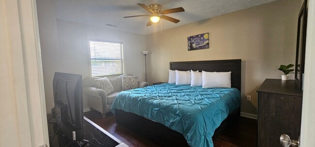 Building Photo - -First-Floor End-Unit | Fully Furnished 2B...