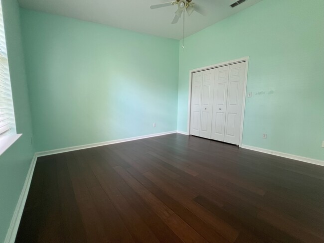 Building Photo - 1517 Applewood Way
