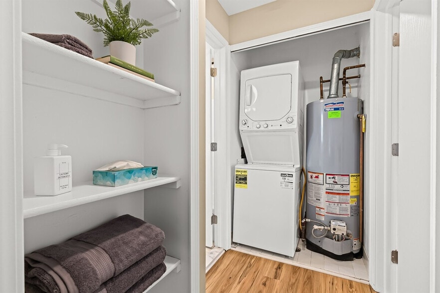 Building Photo - 18377 Sharon Ln