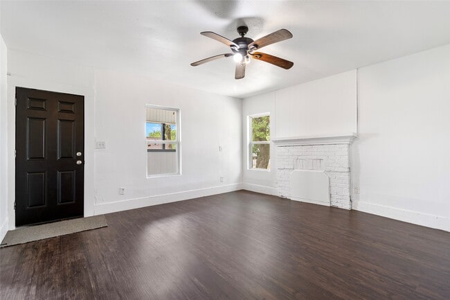 Building Photo - 725 S Washington Ave