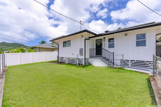 Building Photo - 1235 Manulani St