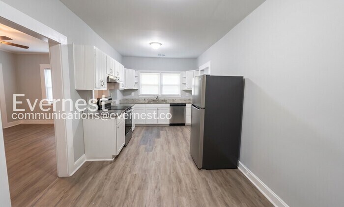 Building Photo - 887 Ellis Rd