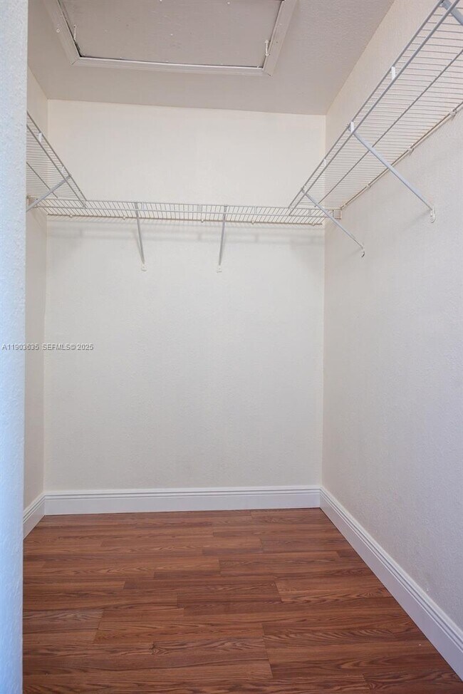 Building Photo - 2831 SE 15th Rd