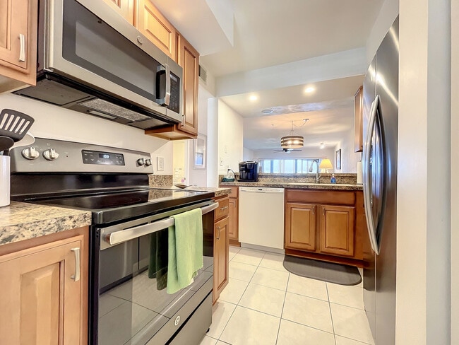 Building Photo - 462 Bouchelle Dr