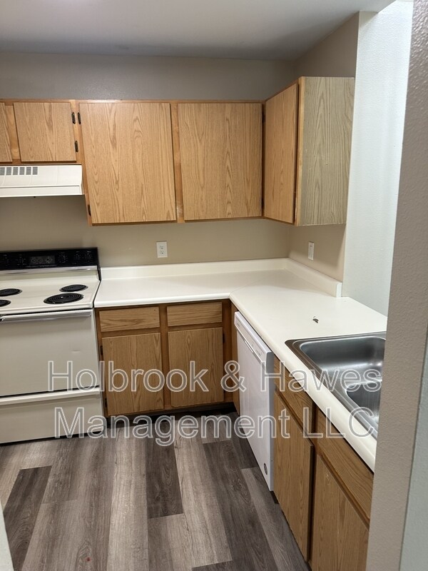 Building Photo - 4531 Boardwalk Dr