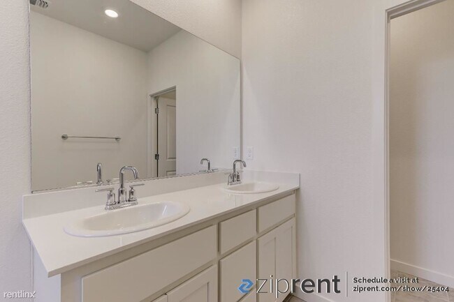 Building Photo - 3 br, 2.5 bath House - 4417 Neptune Cir, F...