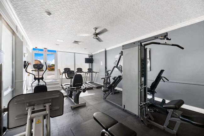 Building Photo - 2000 S Ocean Dr