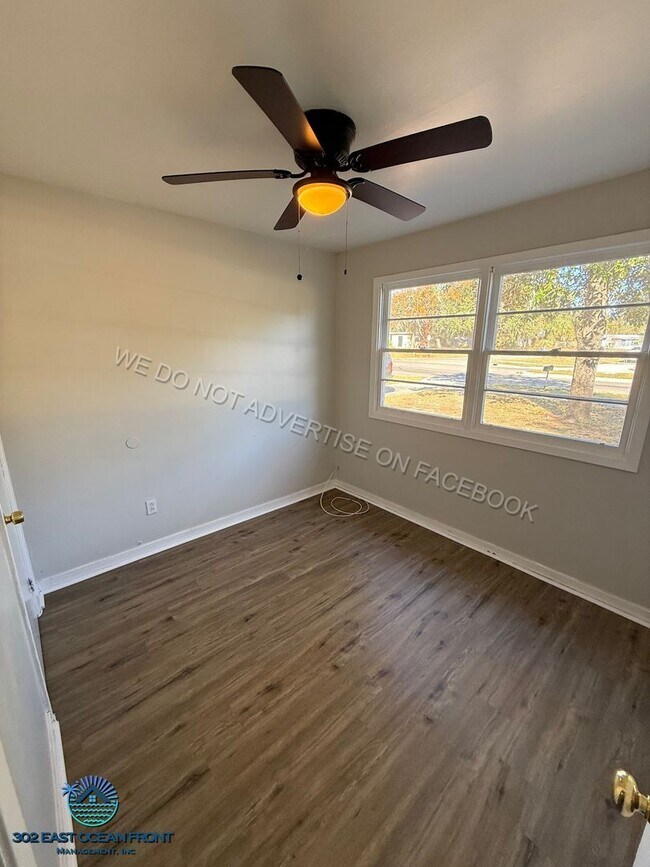 Building Photo - Lovely 3 bedroom / 1 bathroom house now available for rent!