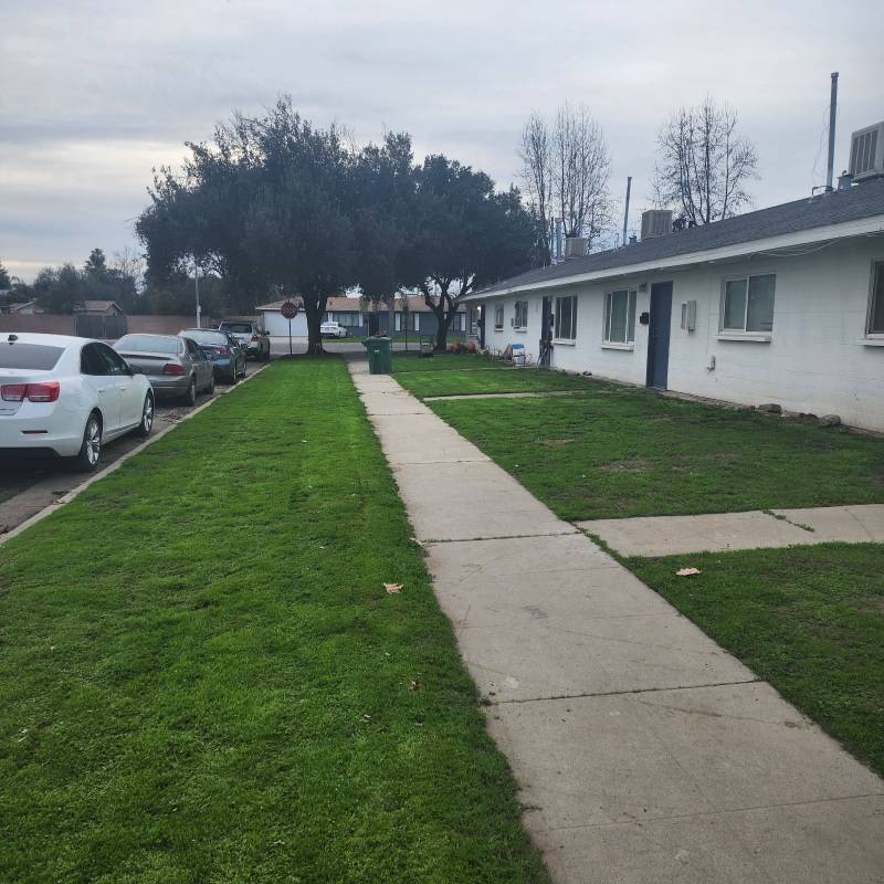 Building Photo - 11 E San Joaquin St