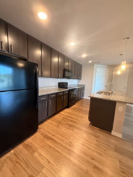 Building Photo - 3335 Grant Cove Cir