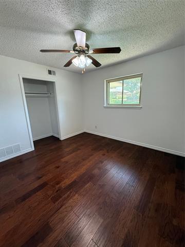 Building Photo - 935 Golden Trophy Dr