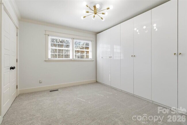 Building Photo - "Spacious 5-Bed, 3-Bath Sanctuary with 3,064 Sq Ft of Comfort in Waxhaw, NC!"