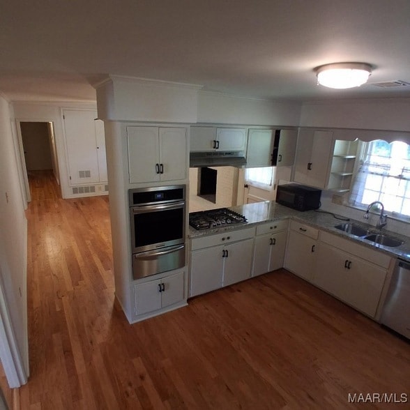 Building Photo - 3733 Royal Crest Dr