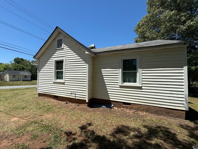 Building Photo - 1615 Cadiz St