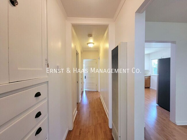Building Photo - 1378 Loma Ave