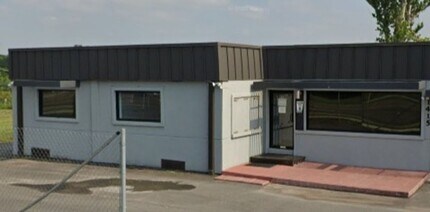 Building Photo - 1415 McCoy Rd