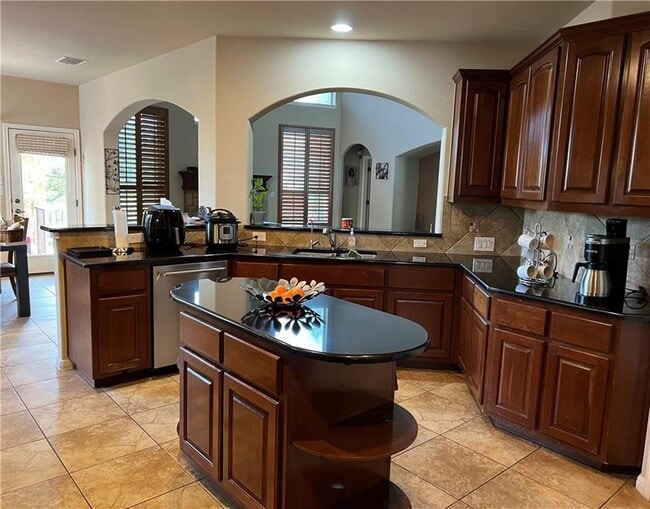 Building Photo - 9509 Lisi Anne Dr