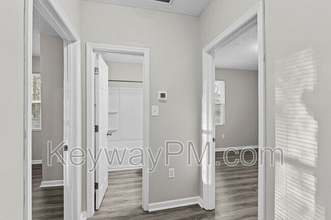 Building Photo - 1120 Dodge Ln