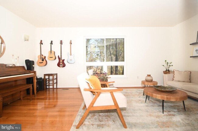 Building Photo - 7812 Briardale Terrace