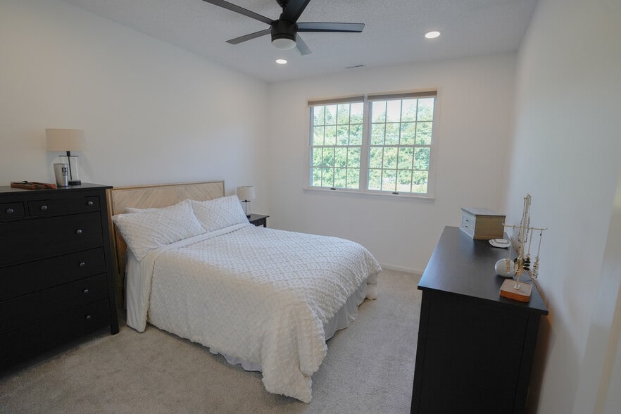 Bedroom - 120 Willard St