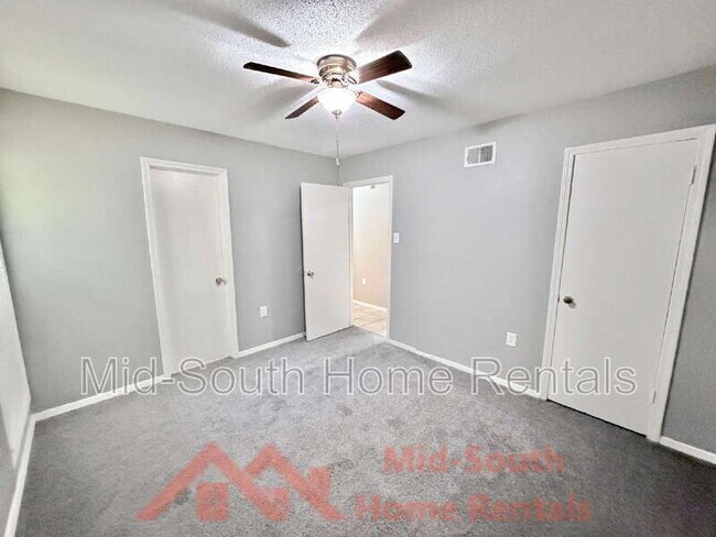 Building Photo - 5286 Braden Dr
