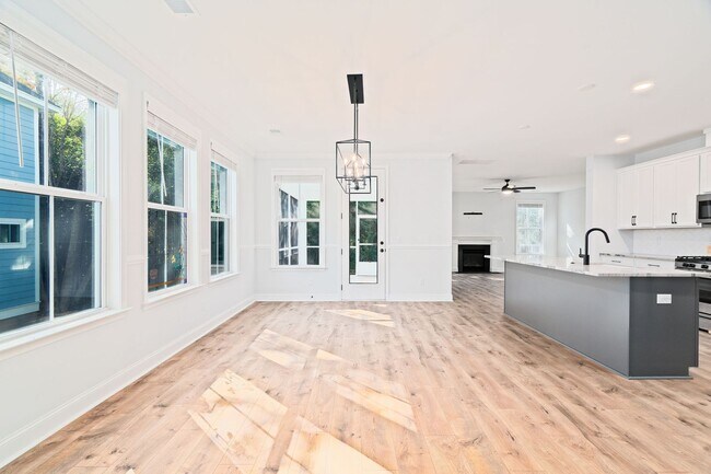 Building Photo - Spacious Lowcountry Retreat in Moncks Corner