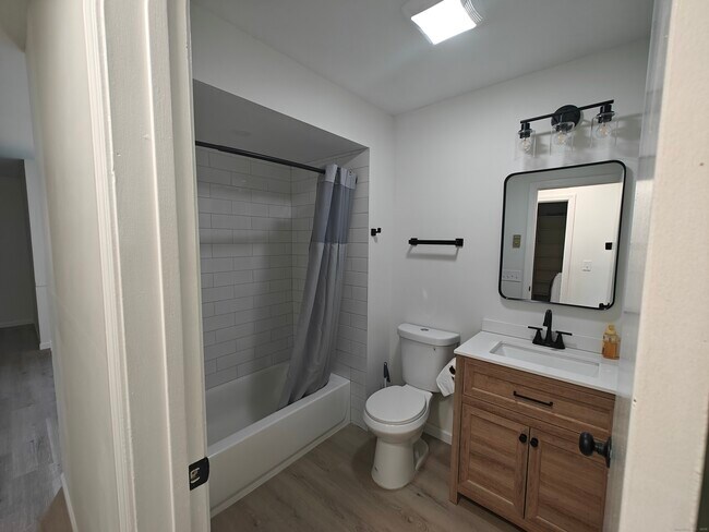 Building Photo - 11 Marion Ave