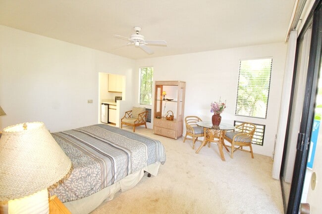 Building Photo - GRAND CHAMPIONS CONDO 2 bed/2bath Furnished -$3700-1 Year Minimum Term