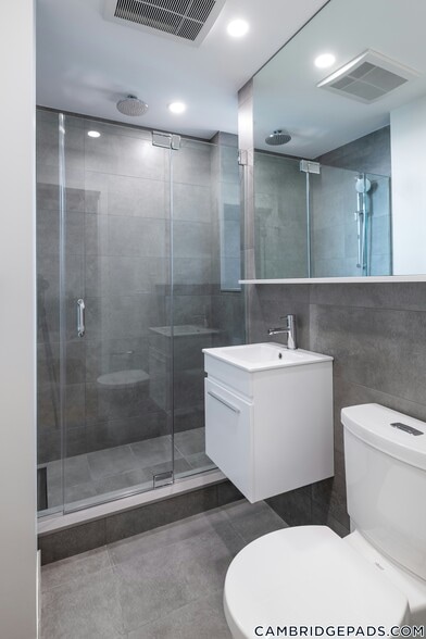 Building Photo - 17a Forest St