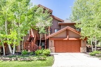 Building Photo - Modern Mountain Home in Desirable Pinebrook