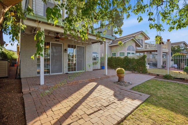 Building Photo - Lakefront Gilbert Home in Prime Location Near Parks, Shopping & Easy Freeway Access