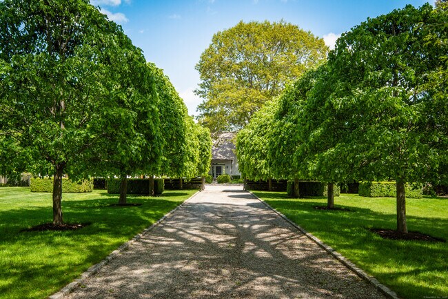 Building Photo - 945 Oenoke Ridge