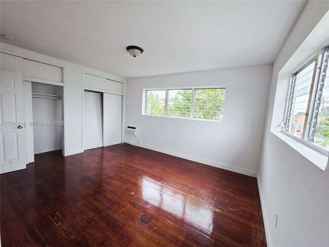 Building Photo - 824 82nd St