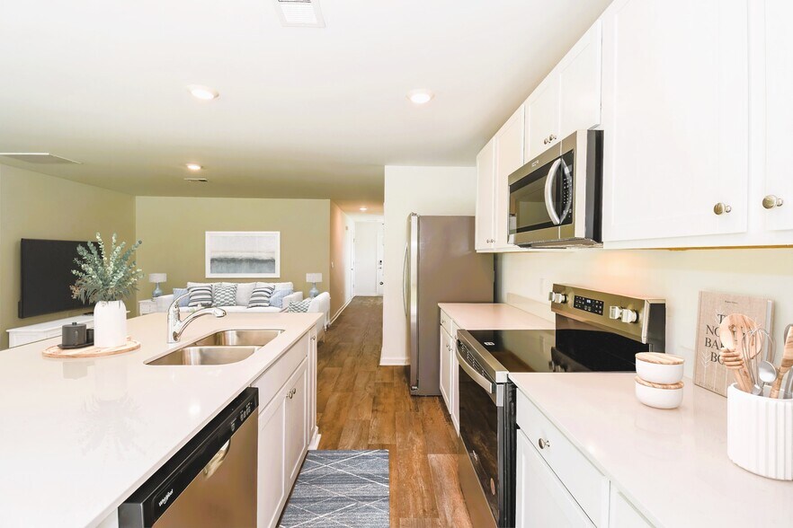 Building Photo - 104 Striker Rd