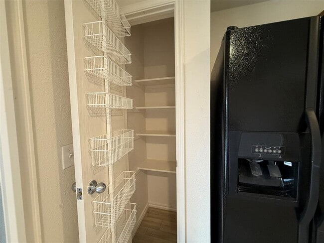 Building Photo - 334 Avalanche Ave