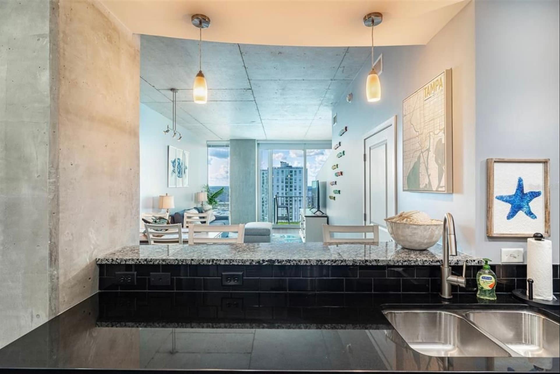 Building Photo - 777 N Ashley Dr