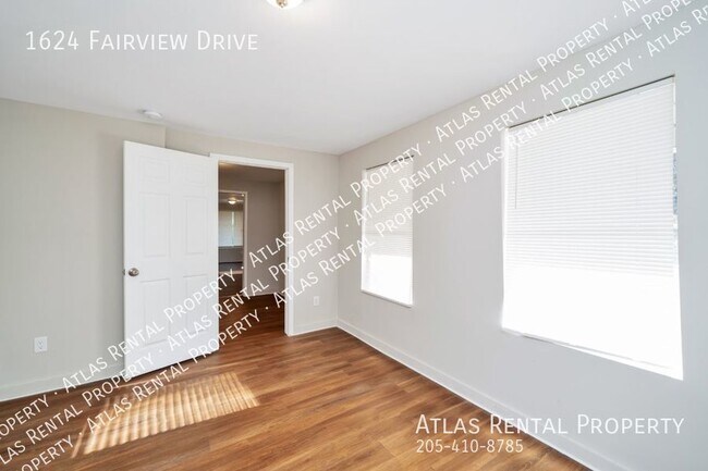 Building Photo - 1624 Fairview Dr
